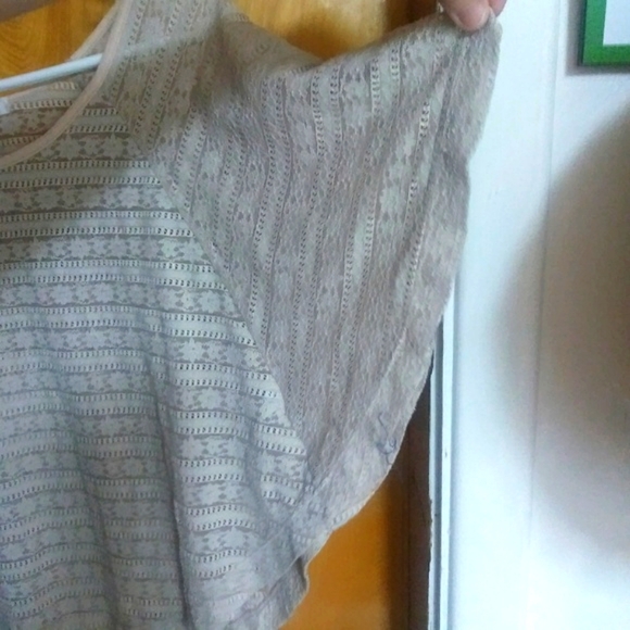 5/$20 Crochet Crop Top Women's size S/P - Picture 2 of 3